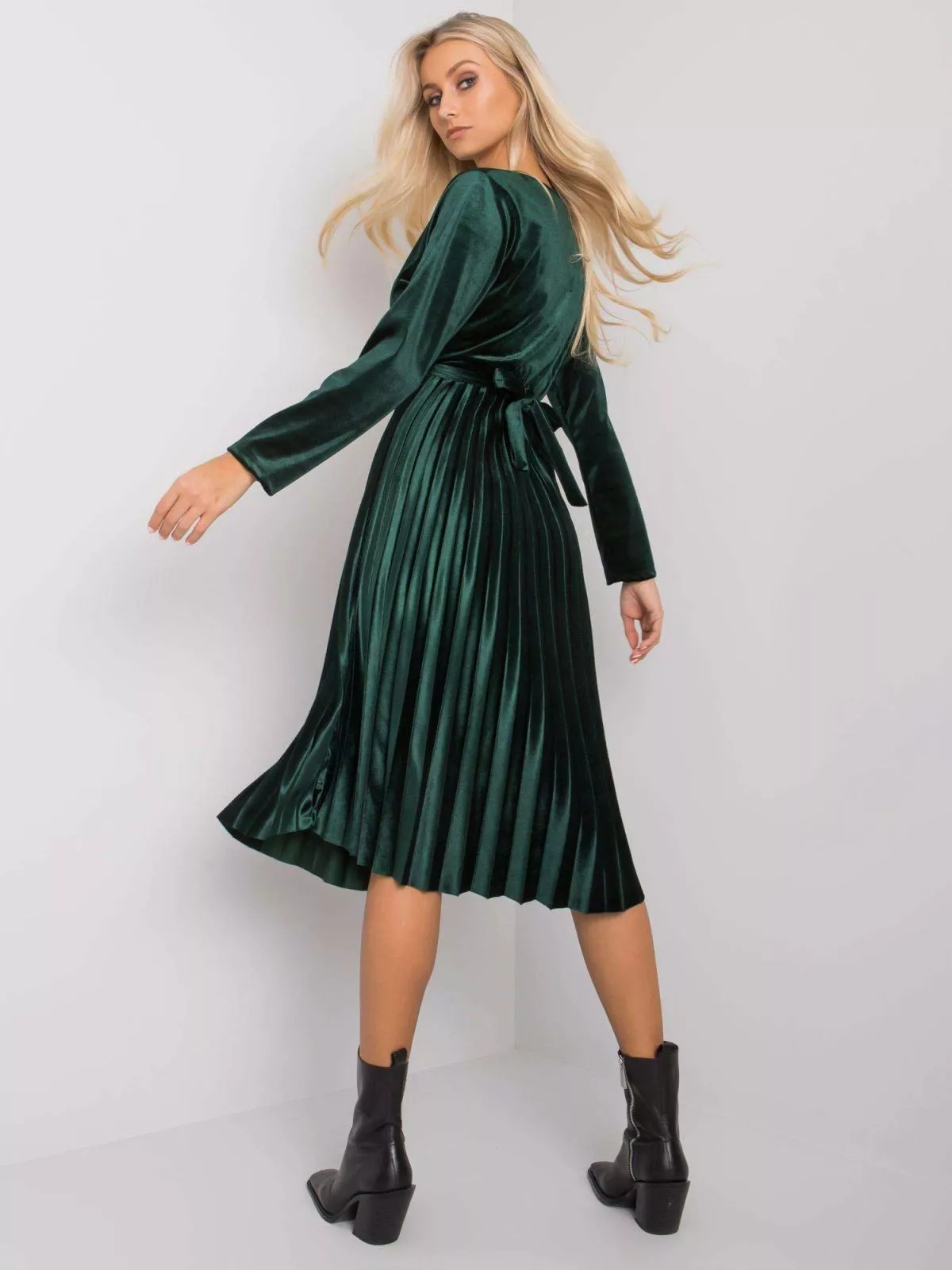 Rochie de seara din catifea verde Valentina - rochii de seara